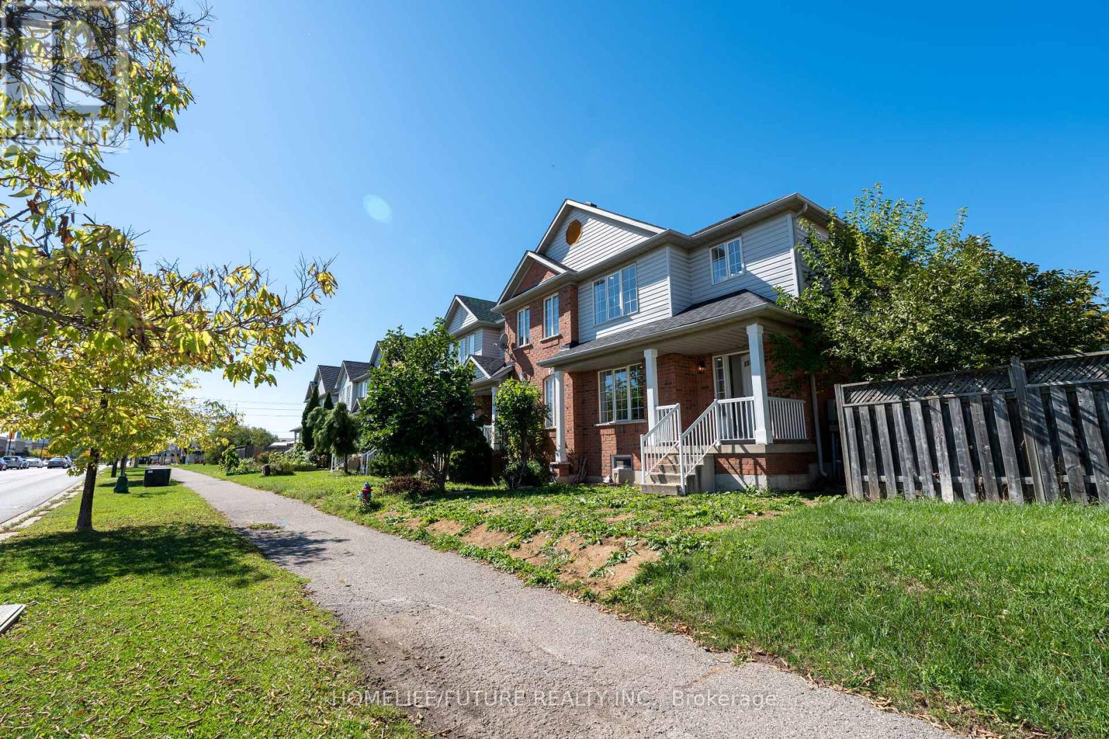 136 Manley Lane, Milton, Ontario  L9T 5N9 - Photo 3 - W12985836