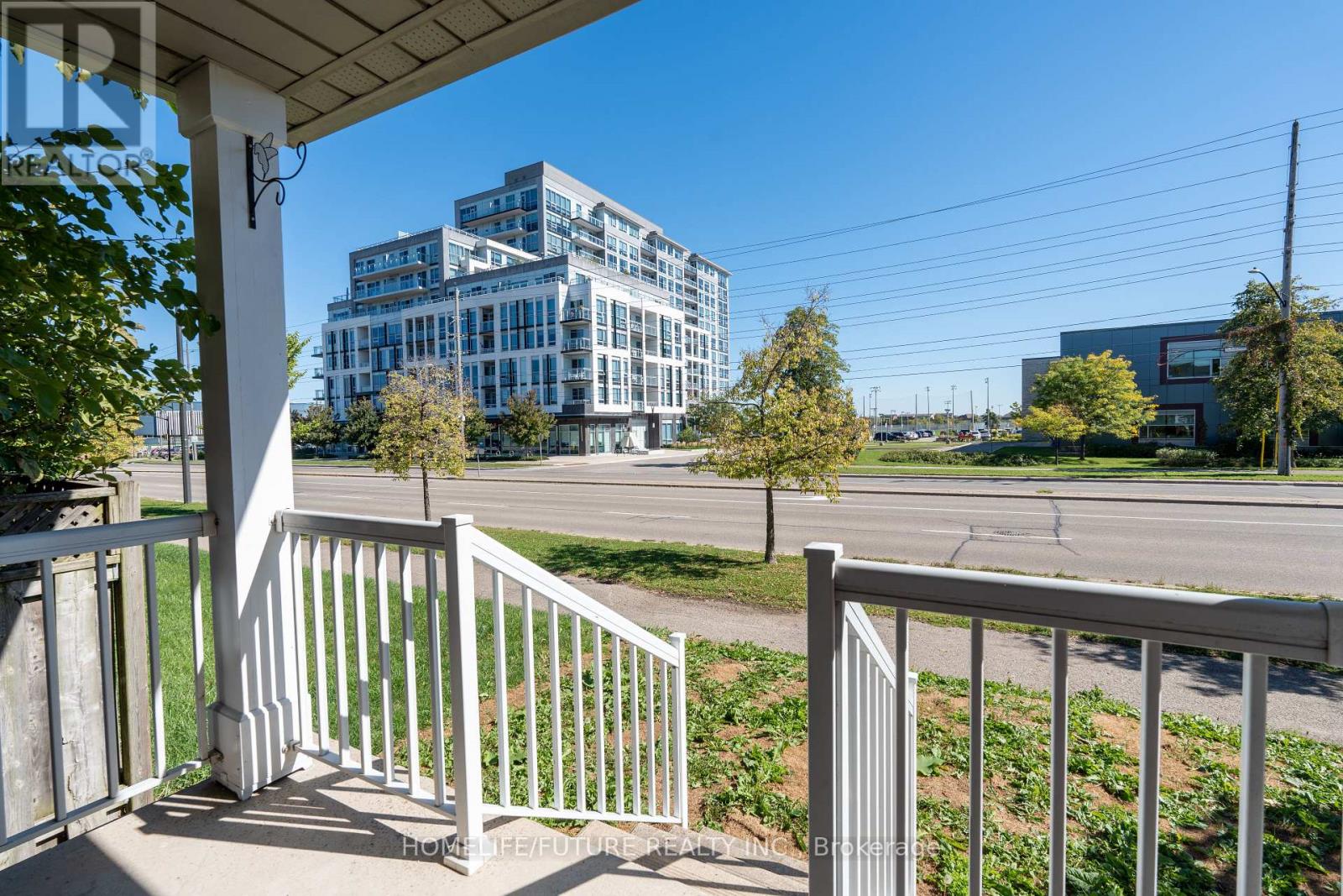 136 Manley Lane, Milton, Ontario  L9T 5N9 - Photo 5 - W12985836