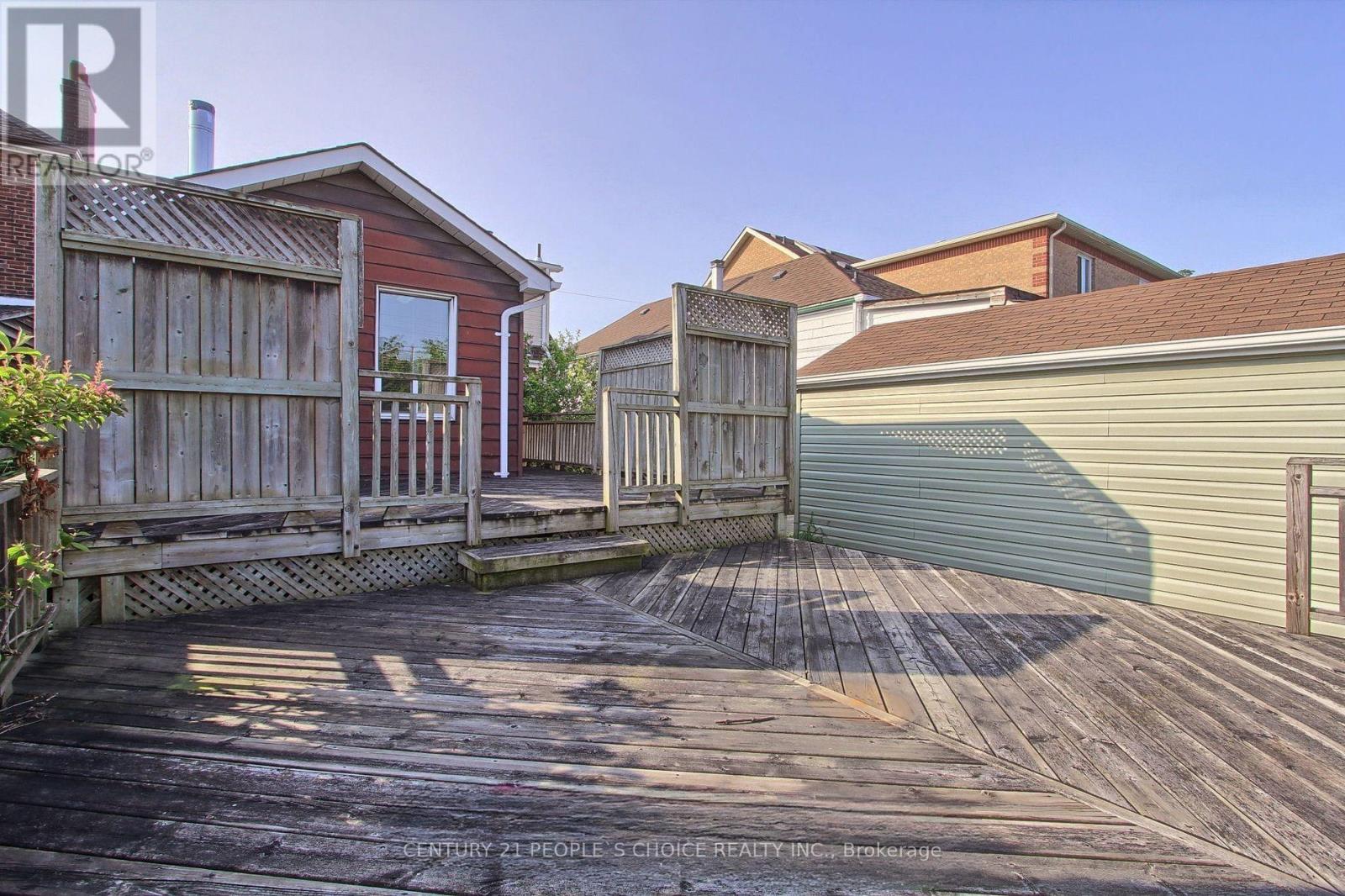 136 Northland Avenue, Toronto (Rockcliffe-Smythe), Ontario  M6N 2E2 - Photo 10 - W12985878