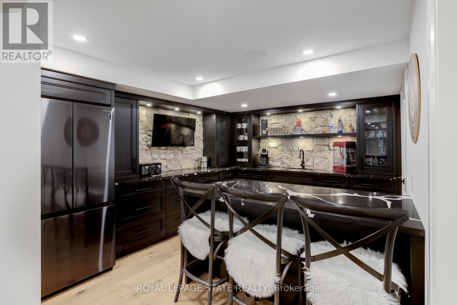 18 Elder Crescent, Hamilton, Ontario  L0R 1R0 - Photo 38 - X12985822