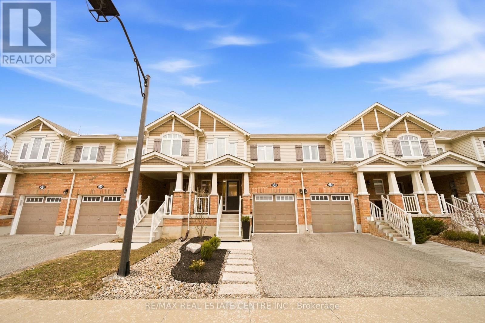 31 - 230 Avonsyde Boulevard, Hamilton, Ontario  L8B 1T9 - Photo 2 - X12985830