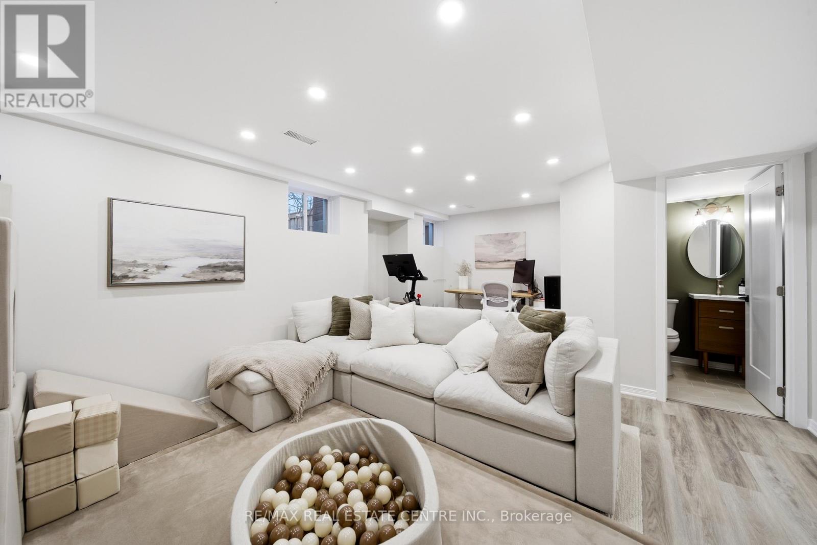 31 - 230 Avonsyde Boulevard, Hamilton, Ontario  L8B 1T9 - Photo 39 - X12985830