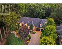 34 HARRINGTON PLACE, Hamilton, Ontario