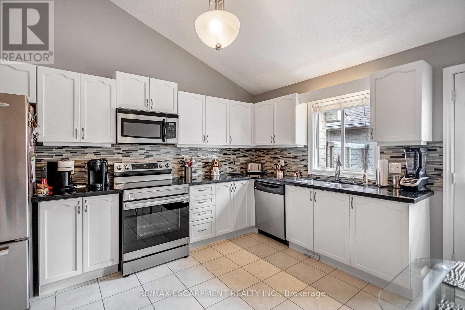 546 Jerseyville Road W, Hamilton, Ontario  L9G 3L5 - Photo 12 - X12985872