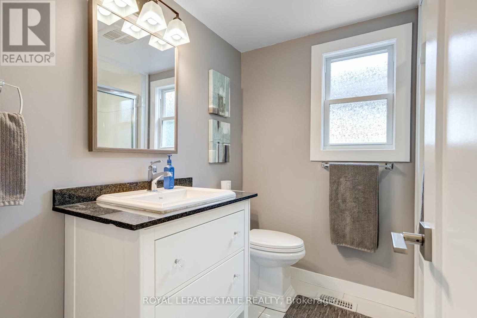 9056 Airport Road, Hamilton, Ontario  L0R 1W0 - Photo 16 - X12985884