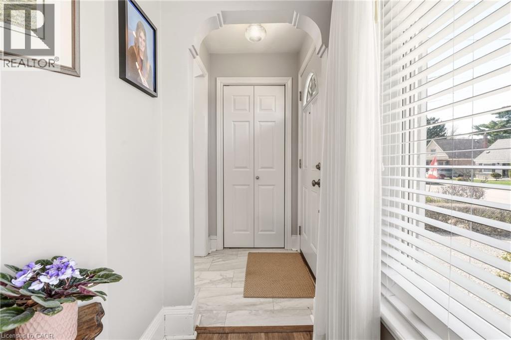 15 Roselle Place, Stoney Creek, Ontario  L8G 1R2 - Photo 5 - 40819734