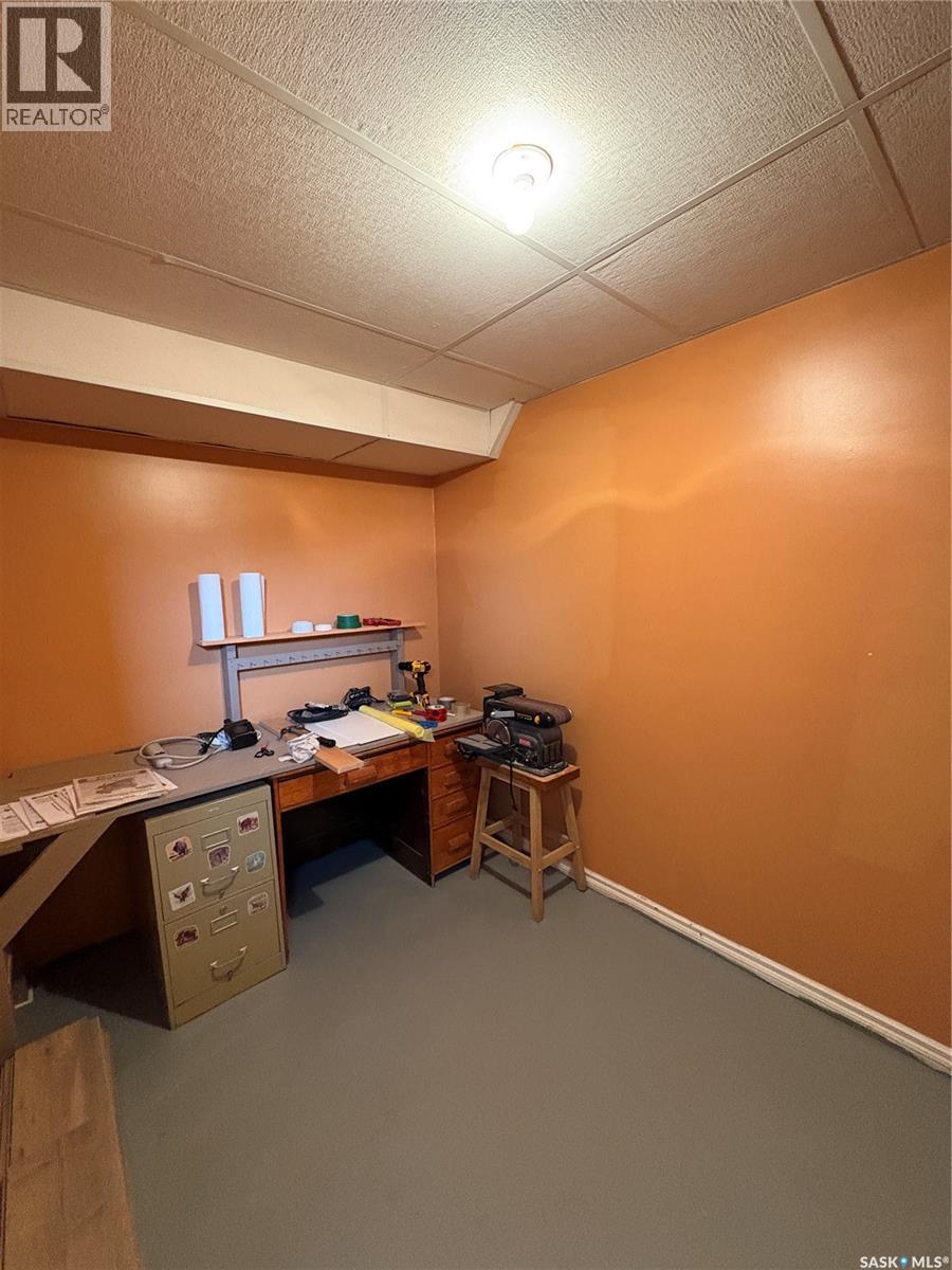 207 Third Avenue W, Kelvington, Saskatchewan  S0A 1W0 - Photo 23 - SK032637