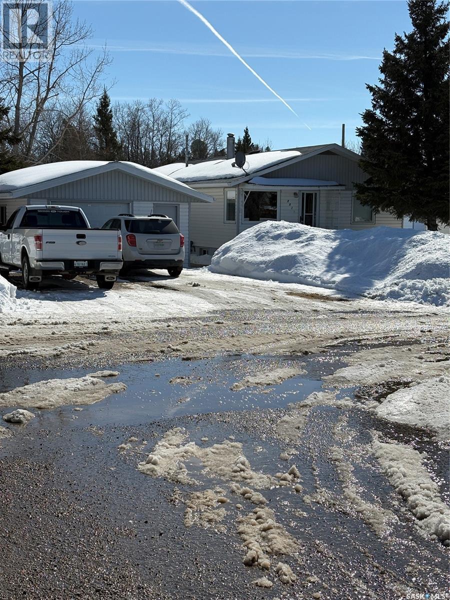 207 Third Avenue W, Kelvington, Saskatchewan  S0A 1W0 - Photo 2 - SK032637