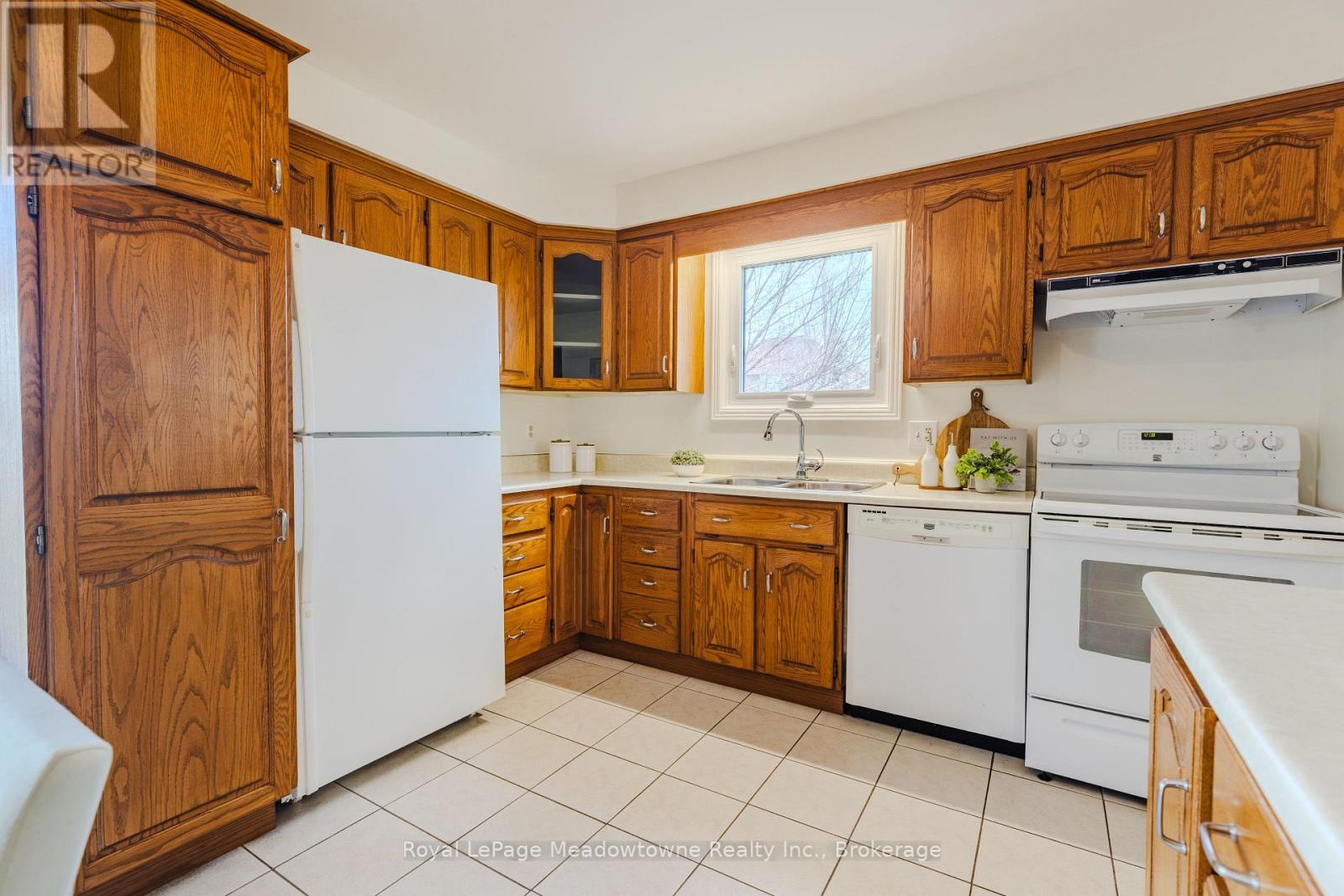 602 Hawthorne Crescent, Milton, Ontario  L9T 4N8 - Photo 25 - W12985892