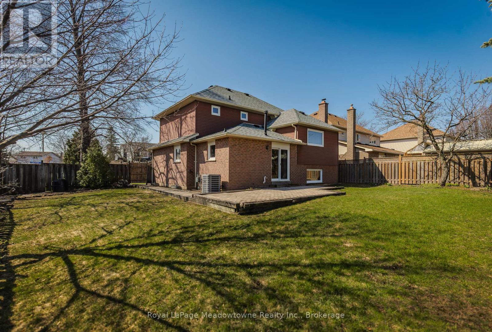 602 Hawthorne Crescent, Milton, Ontario  L9T 4N8 - Photo 7 - W12985892