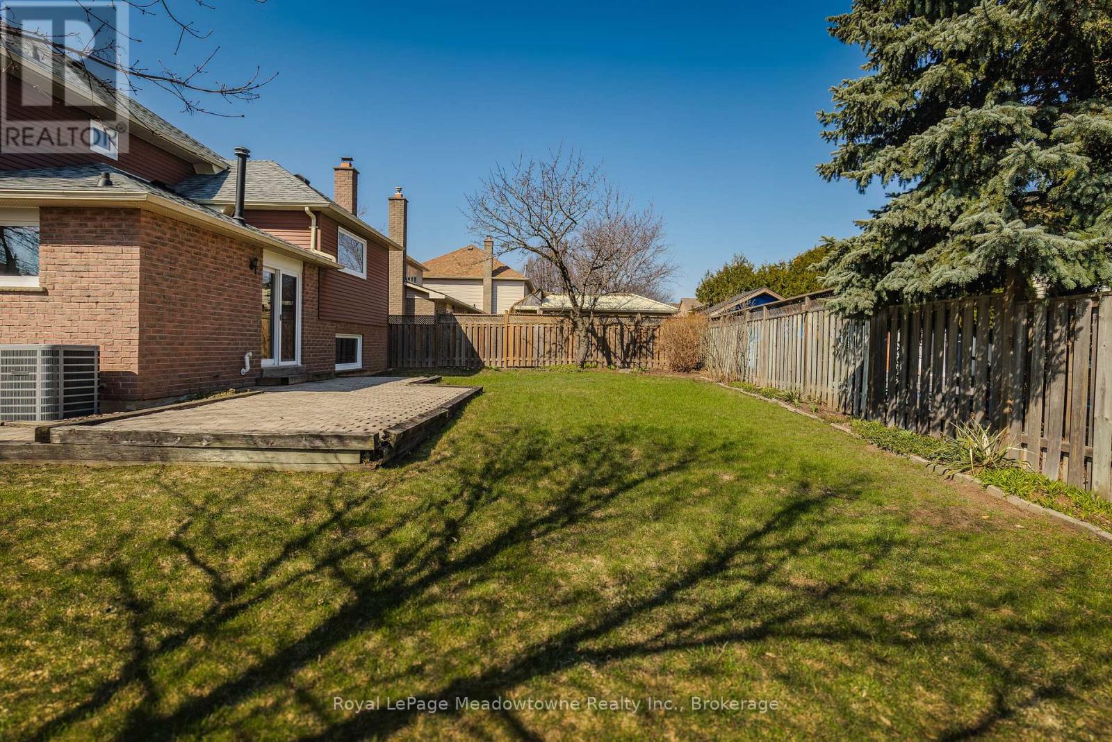 602 Hawthorne Crescent, Milton, Ontario  L9T 4N8 - Photo 9 - W12985892