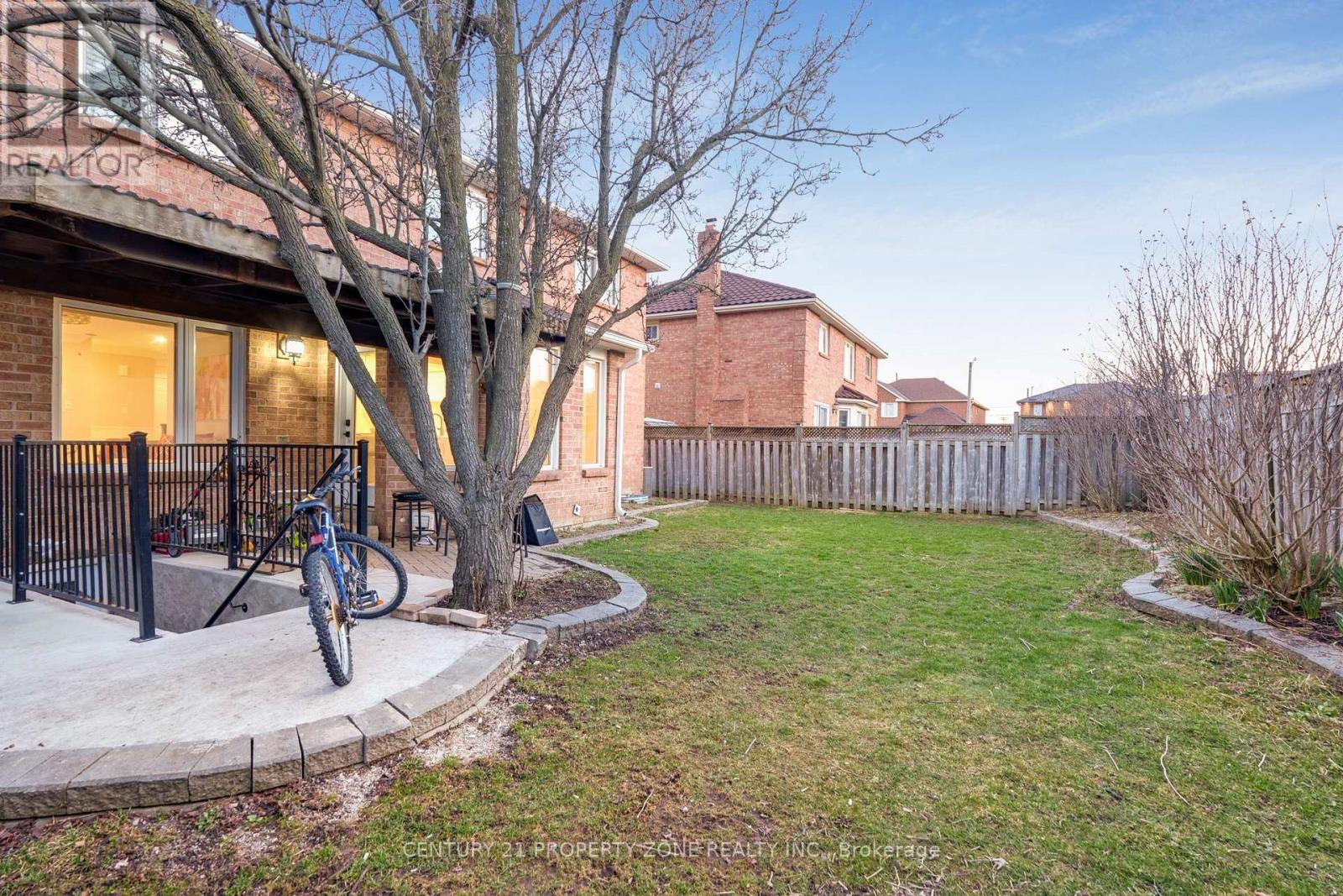 4 Garbutt Crescent, Brampton, Ontario  L6X 3G5 - Photo 34 - W12974766