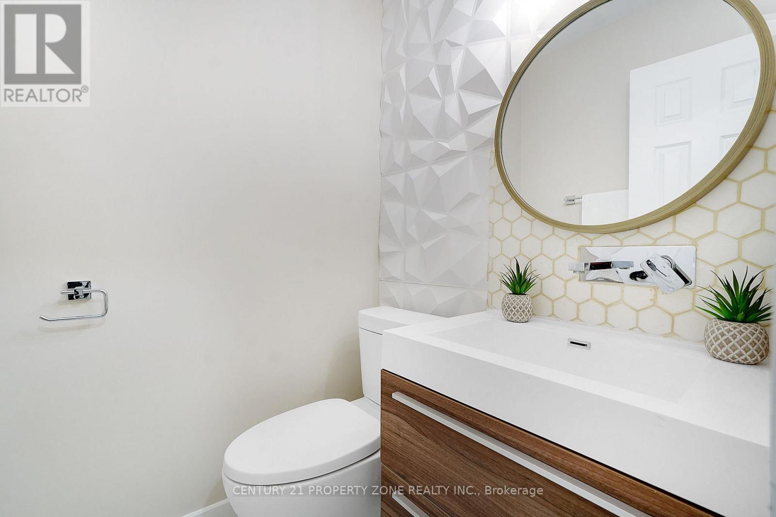 4 Garbutt Crescent, Brampton, Ontario  L6X 3G5 - Photo 16 - W12974766