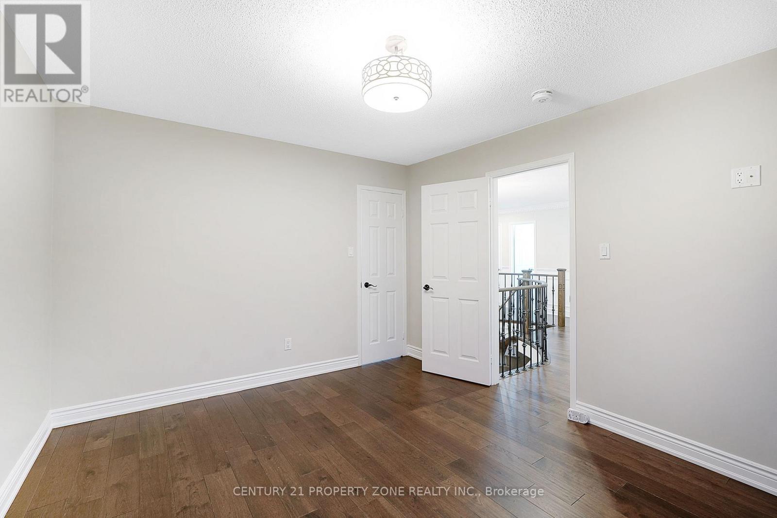 4 Garbutt Crescent, Brampton, Ontario  L6X 3G5 - Photo 24 - W12974766