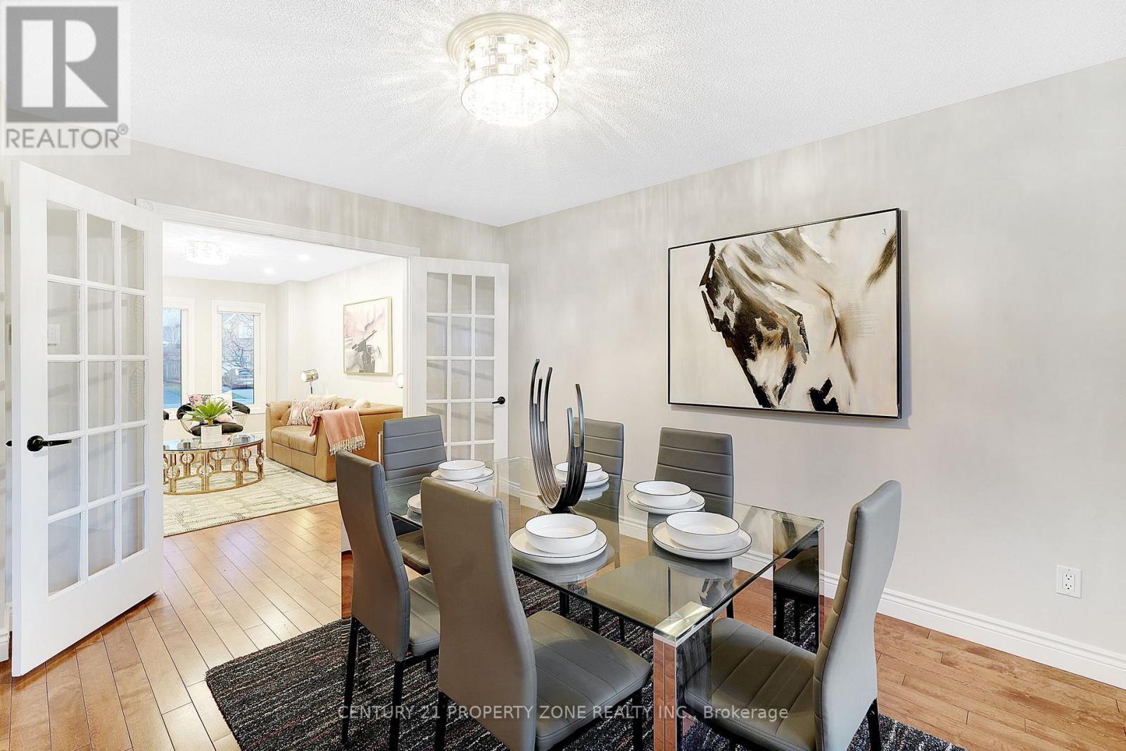 4 Garbutt Crescent, Brampton, Ontario  L6X 3G5 - Photo 8 - W12974766