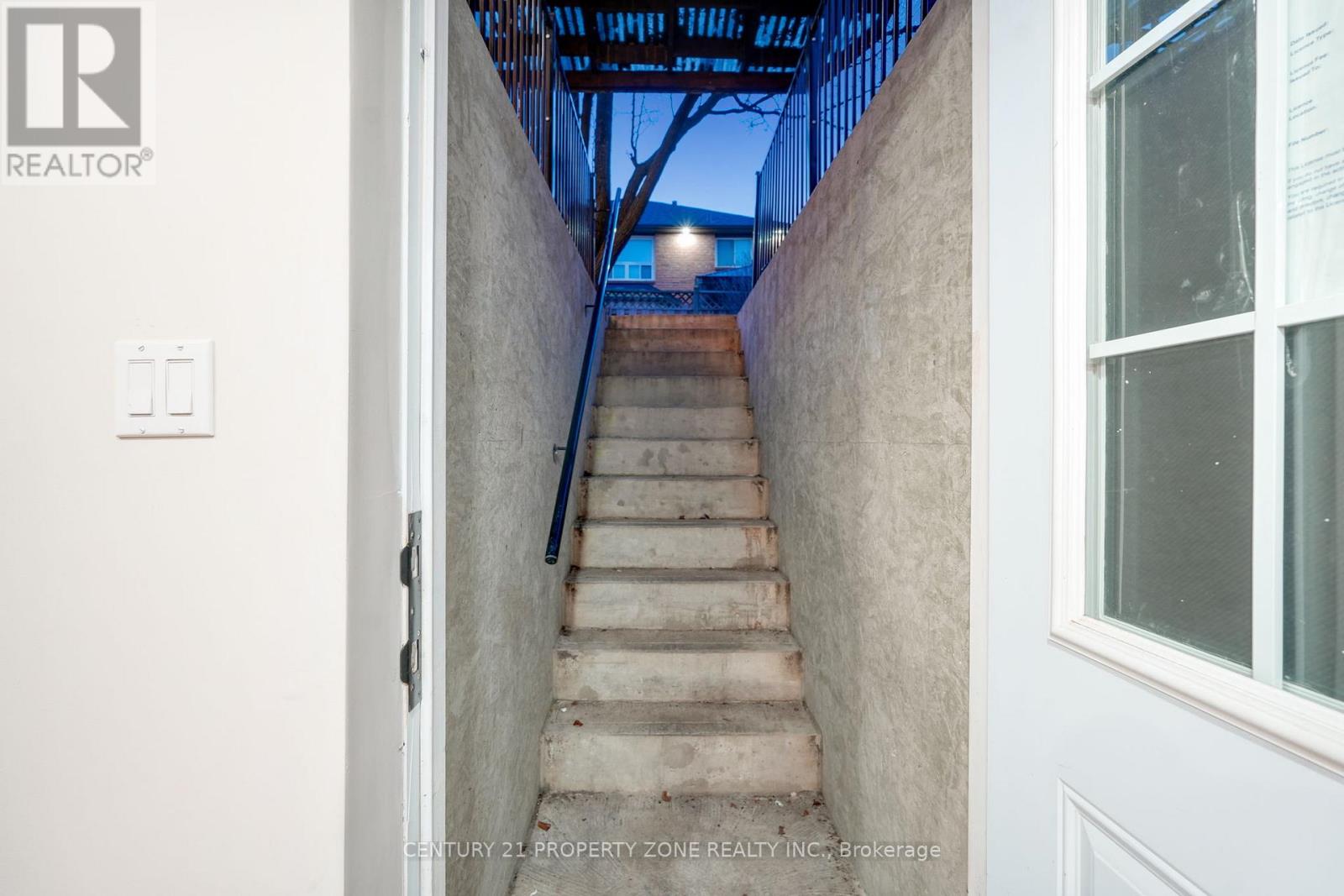 4 Garbutt Crescent, Brampton, Ontario  L6X 3G5 - Photo 29 - W12974766