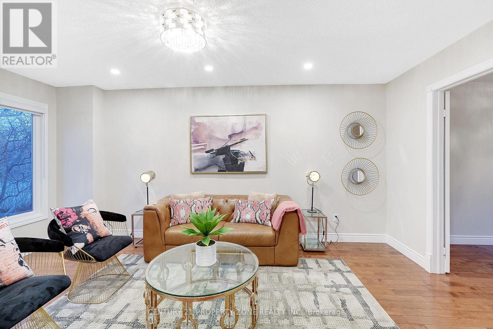 4 Garbutt Crescent, Brampton, Ontario  L6X 3G5 - Photo 5 - W12974766