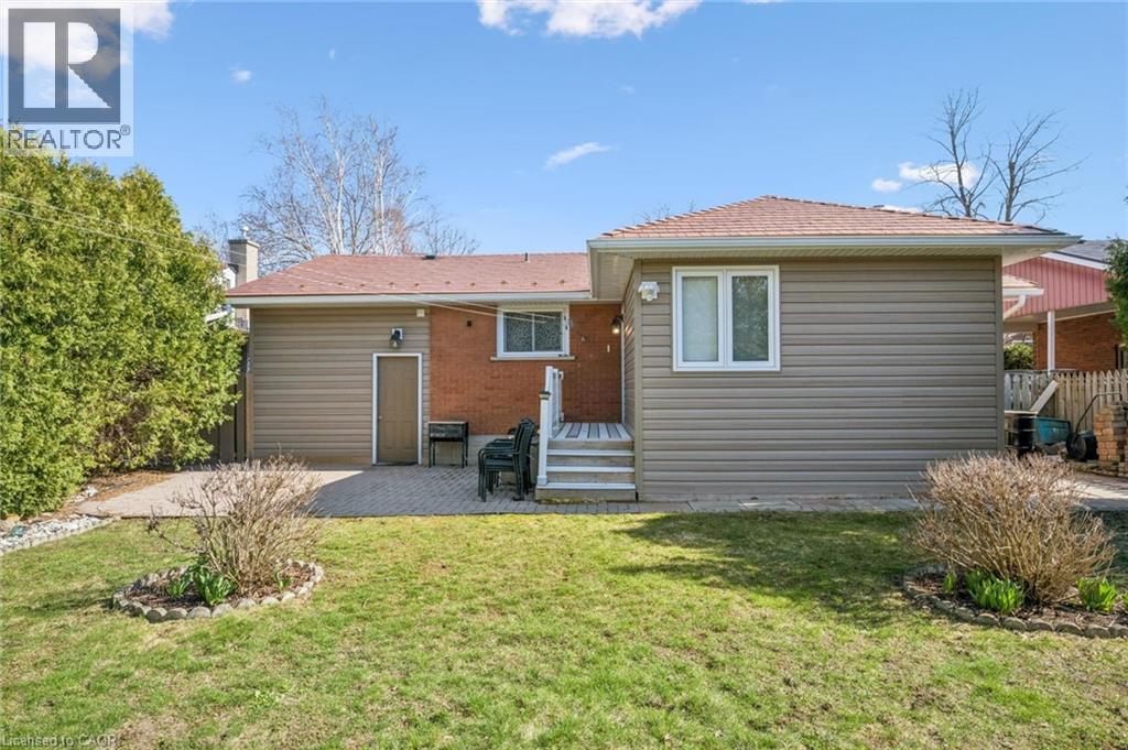 120 Lorraine Avenue, Kitchener, Ontario  N2B 2N2 - Photo 39 - 40818797