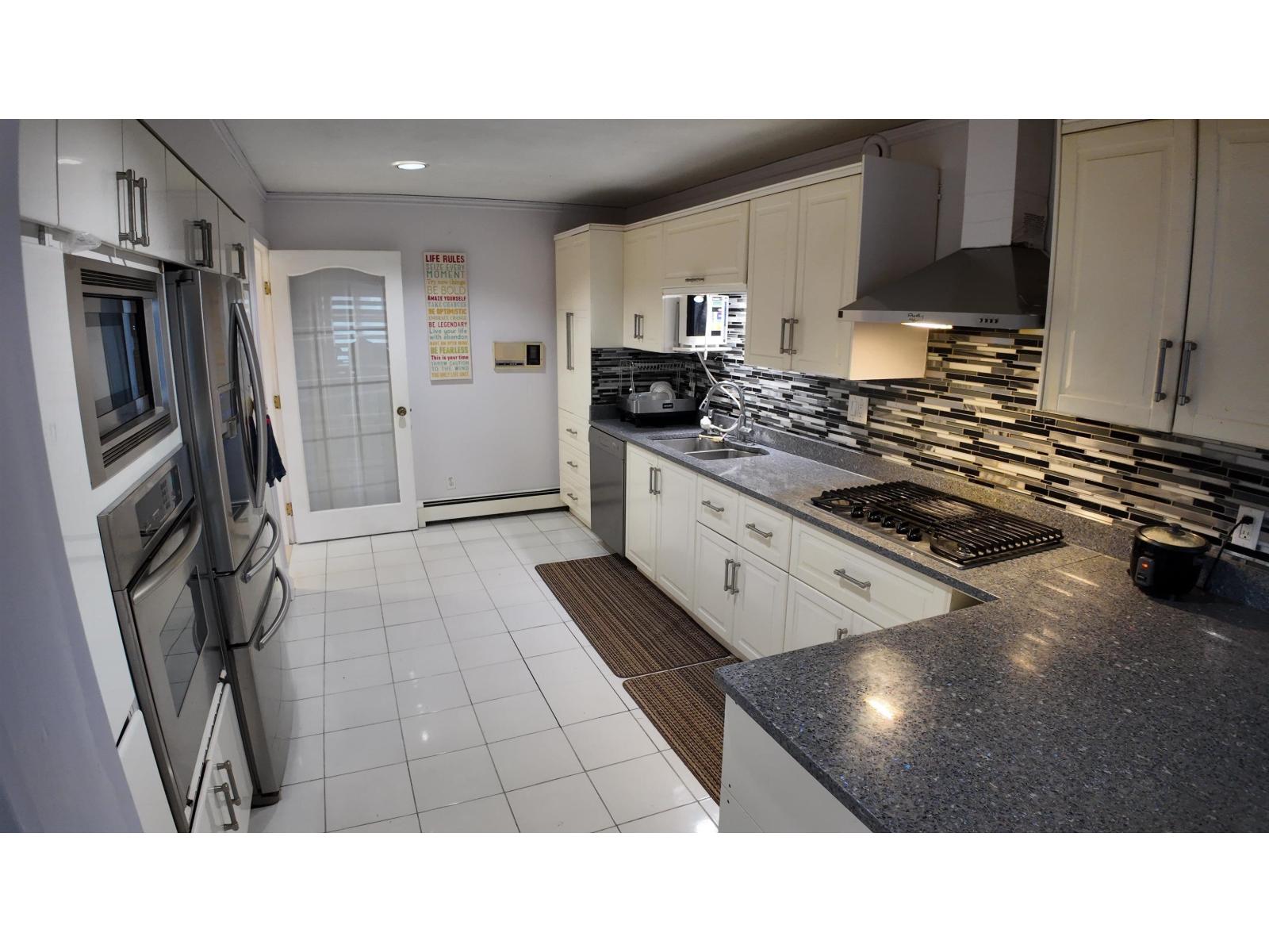 8222 144 Street, Surrey, British Columbia  V3W 5T4 - Photo 6 - R3109981