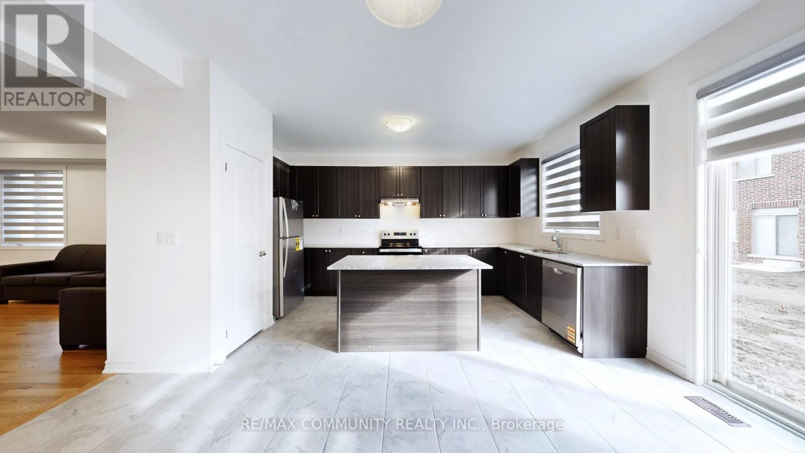 63 English Drive E, New Tecumseth (Beeton), Ontario  L0G 1A0 - Photo 10 - N12985896