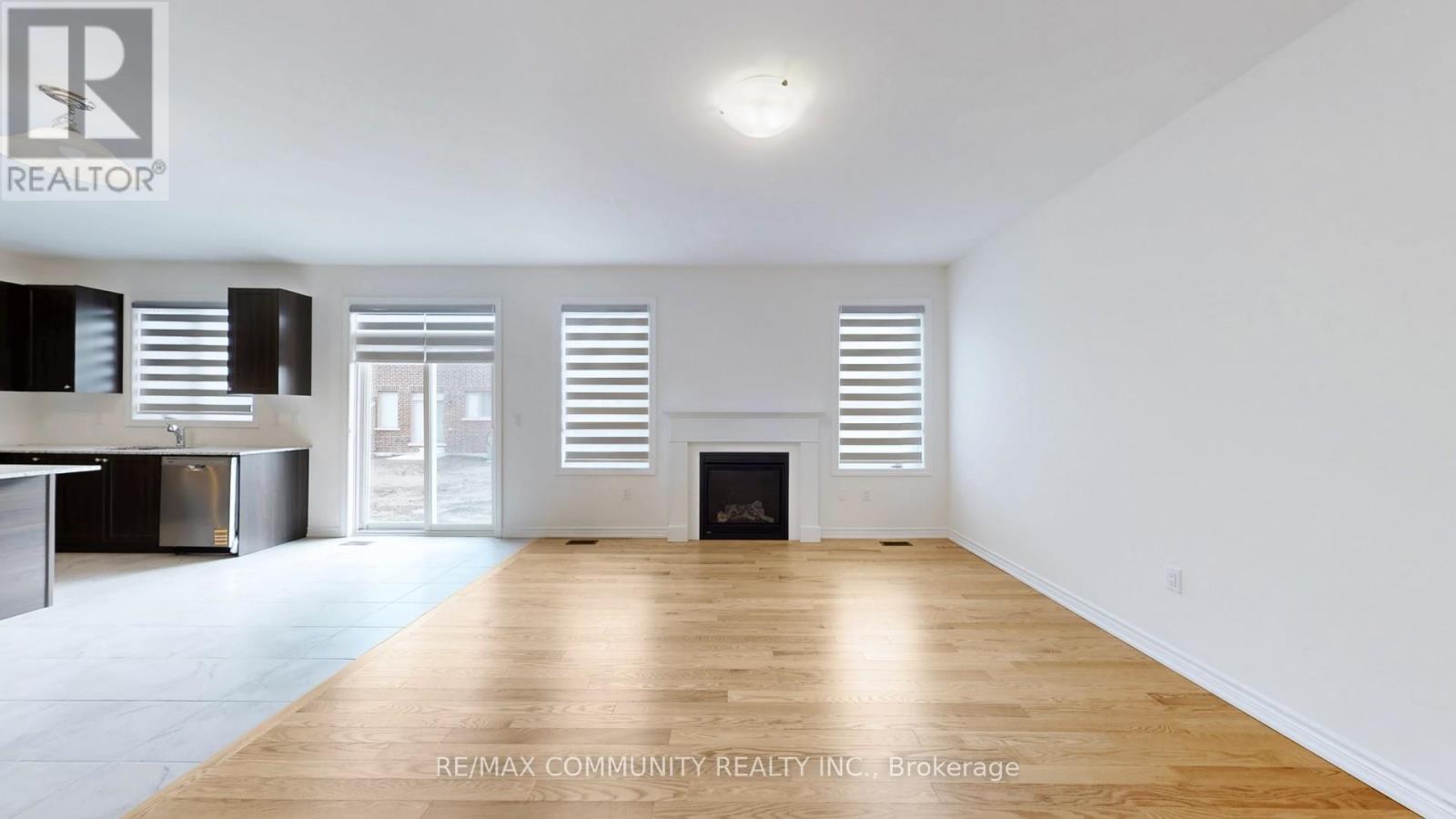 63 English Drive E, New Tecumseth (Beeton), Ontario  L0G 1A0 - Photo 7 - N12985896