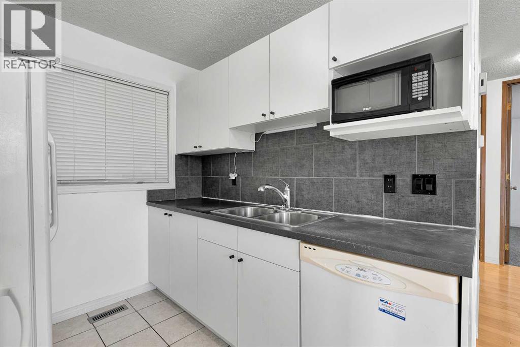 295 Edgepark Boulevard NW, Calgary, Alberta  T3A 4K4 - Photo 8 - A2299848