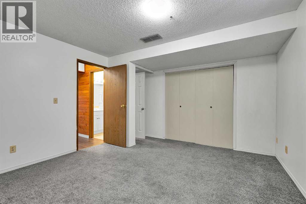 295 Edgepark Boulevard NW, Calgary, Alberta  T3A 4K4 - Photo 32 - A2299848