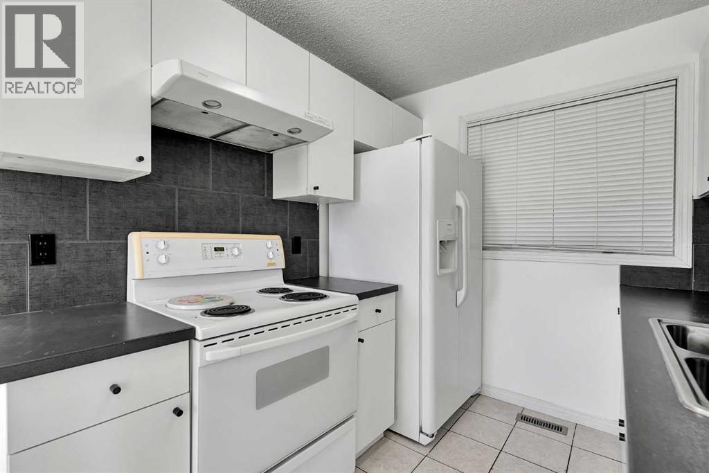 295 Edgepark Boulevard NW, Calgary, Alberta  T3A 4K4 - Photo 9 - A2299848