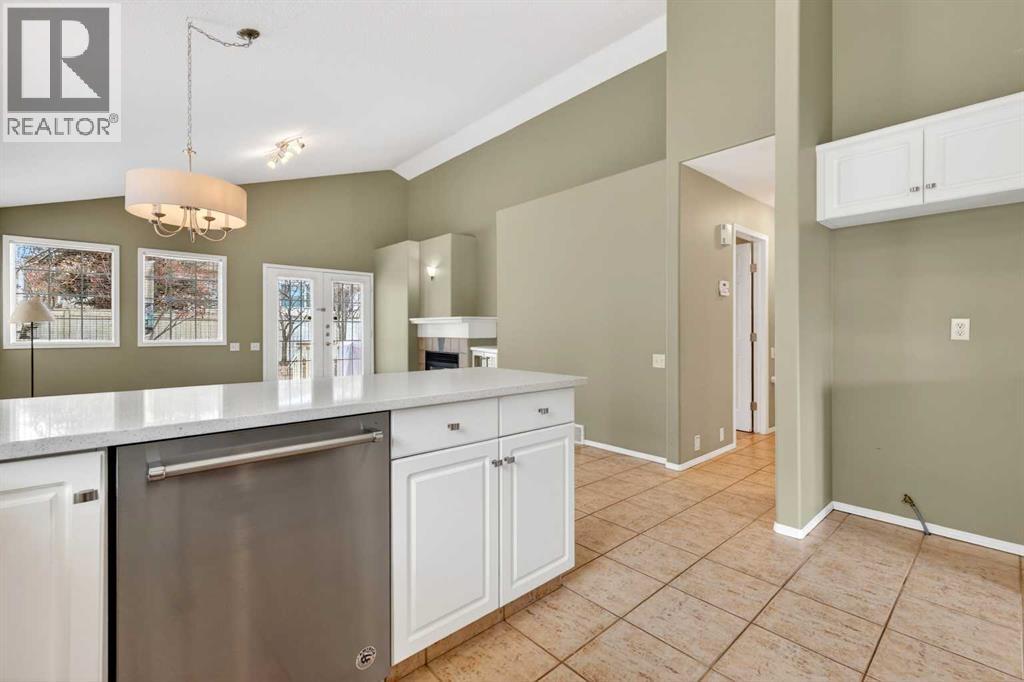 711 Diamond Court SE, Calgary, Alberta  T2J 7E2 - Photo 18 - A2300046