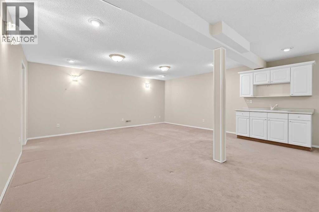 711 Diamond Court SE, Calgary, Alberta  T2J 7E2 - Photo 39 - A2300046