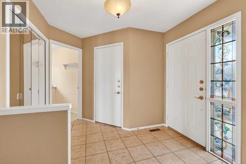 711 Diamond Court SE, Calgary, Alberta  T2J 7E2 - Photo 10 - A2300046