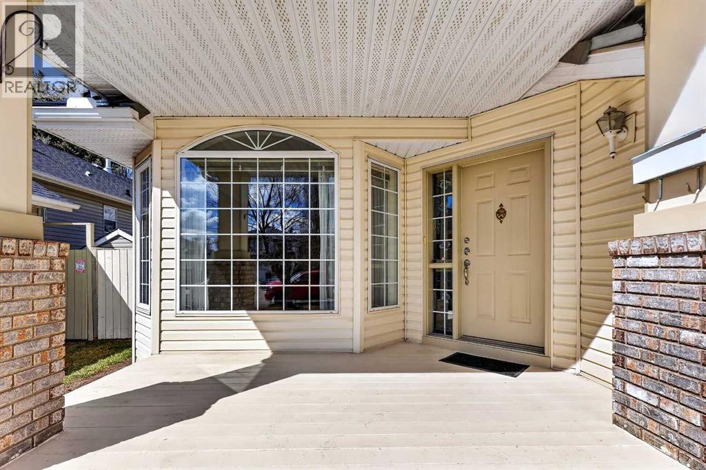 711 Diamond Court SE, Calgary, Alberta  T2J 7E2 - Photo 9 - A2300046