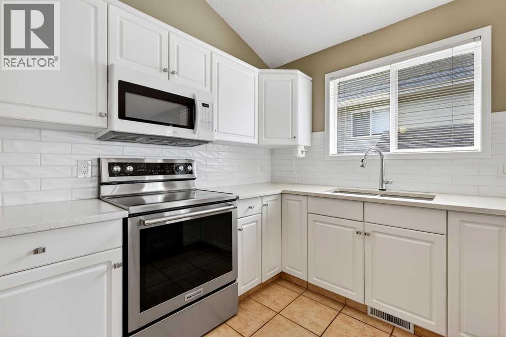 711 Diamond Court SE, Calgary, Alberta  T2J 7E2 - Photo 17 - A2300046