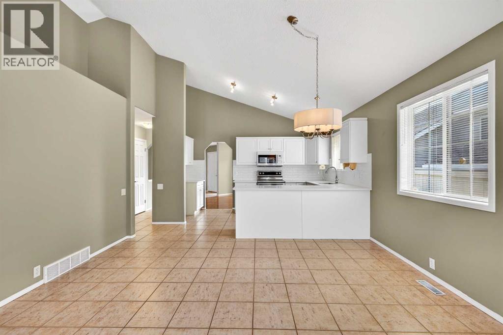 711 Diamond Court SE, Calgary, Alberta  T2J 7E2 - Photo 23 - A2300046