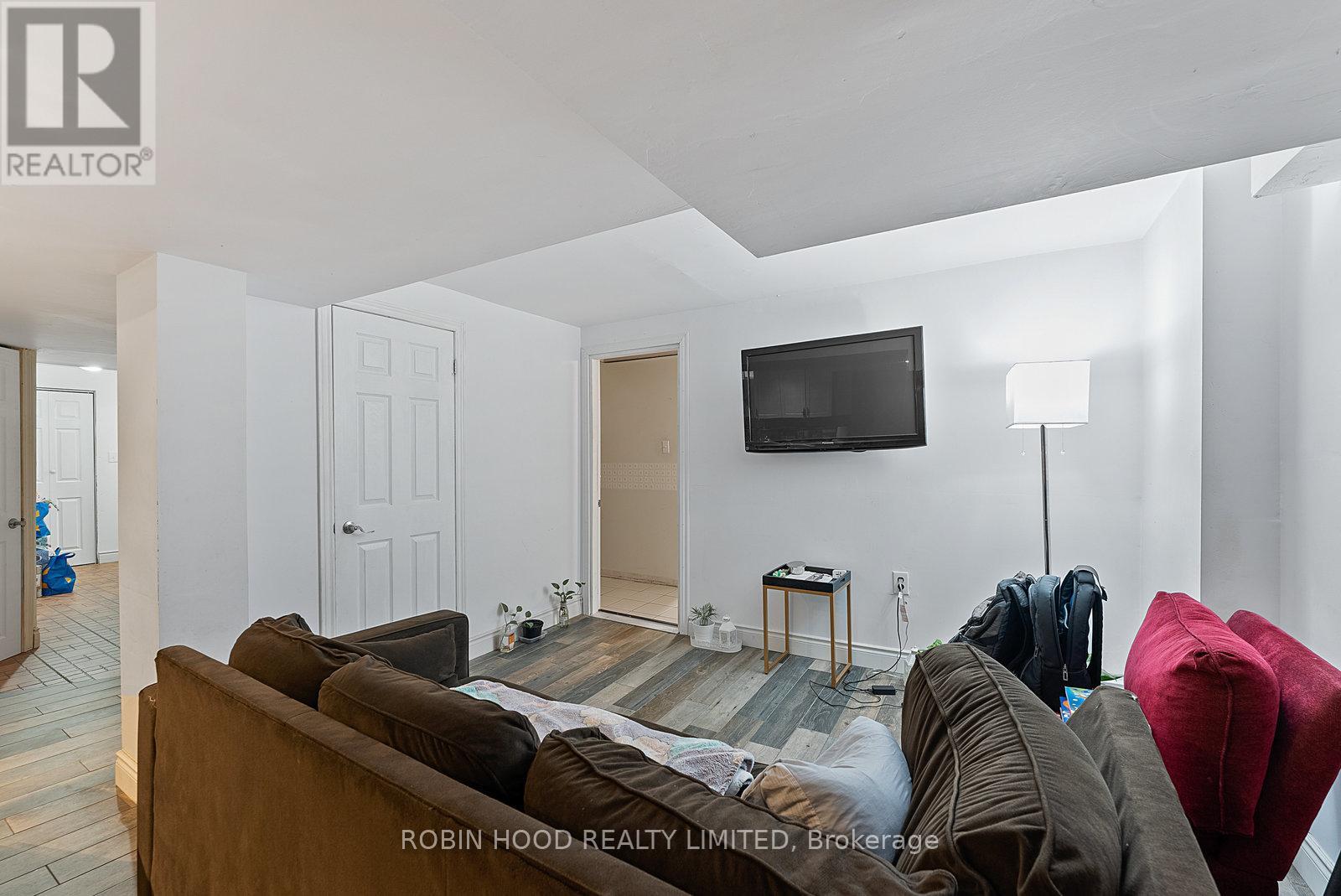 22 Strangway Court, Brampton, Ontario  L6Z 4L4 - Photo 11 - W12968502