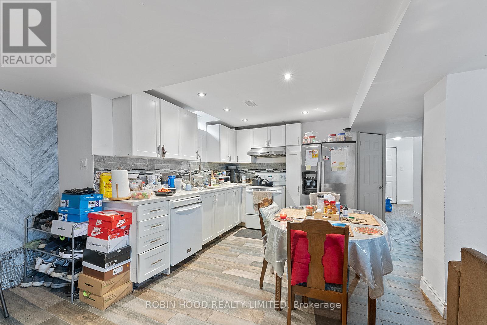 22 Strangway Court, Brampton, Ontario  L6Z 4L4 - Photo 12 - W12968502