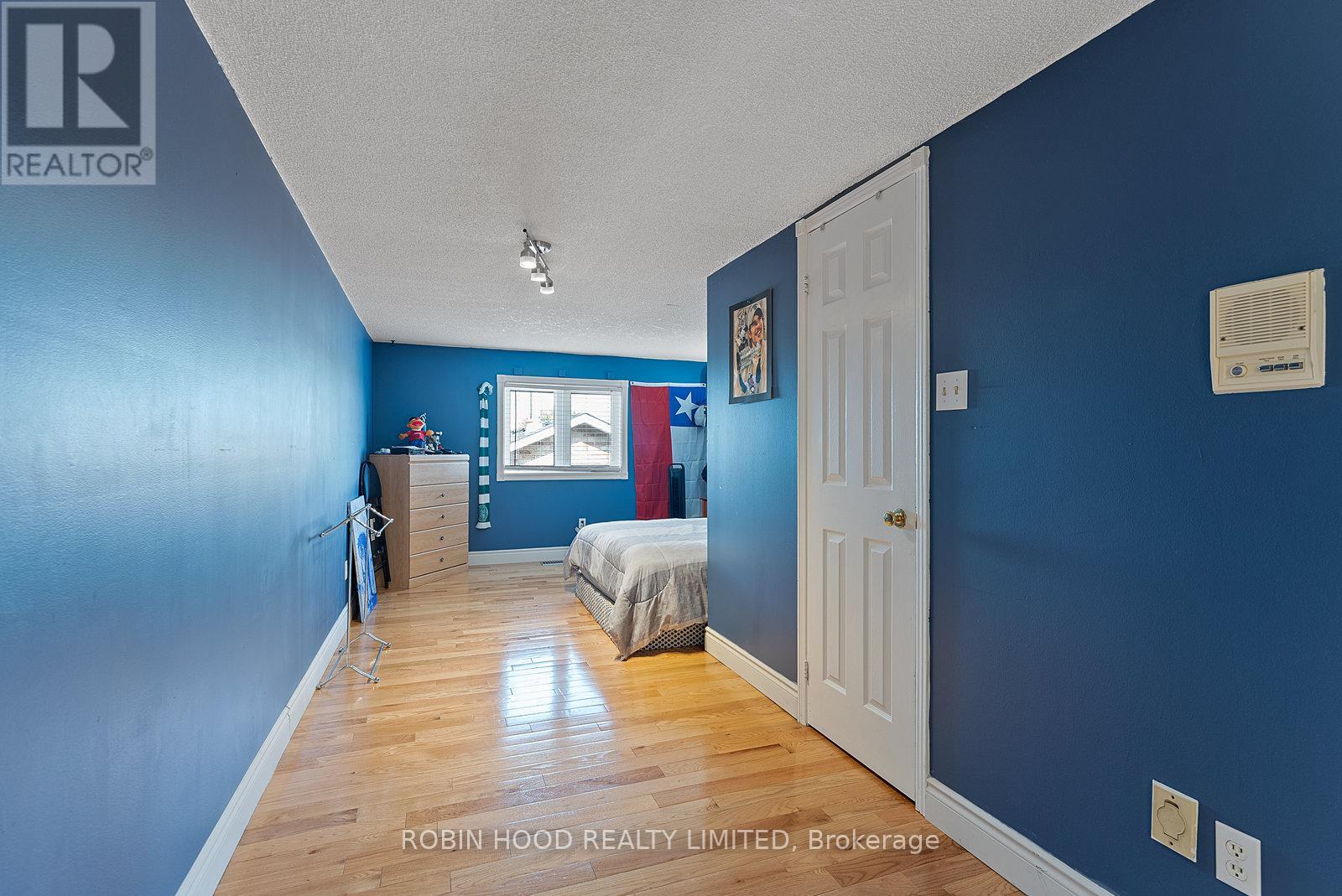 22 Strangway Court, Brampton, Ontario  L6Z 4L4 - Photo 13 - W12968502