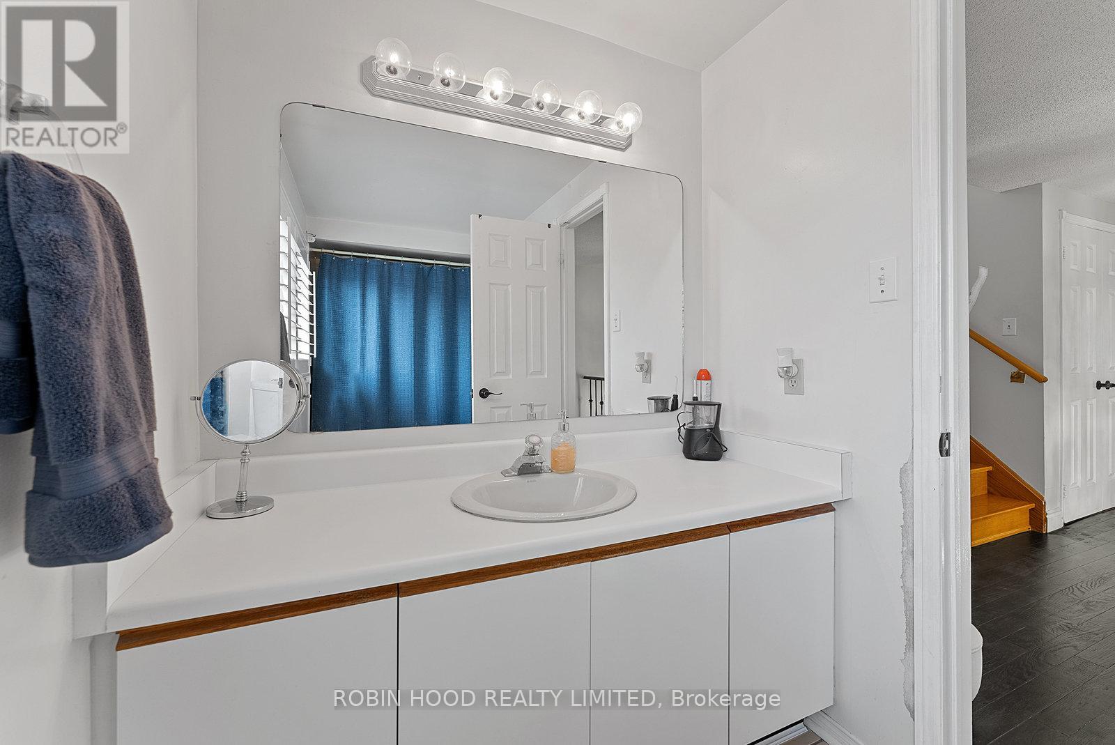 22 Strangway Court, Brampton, Ontario  L6Z 4L4 - Photo 15 - W12968502