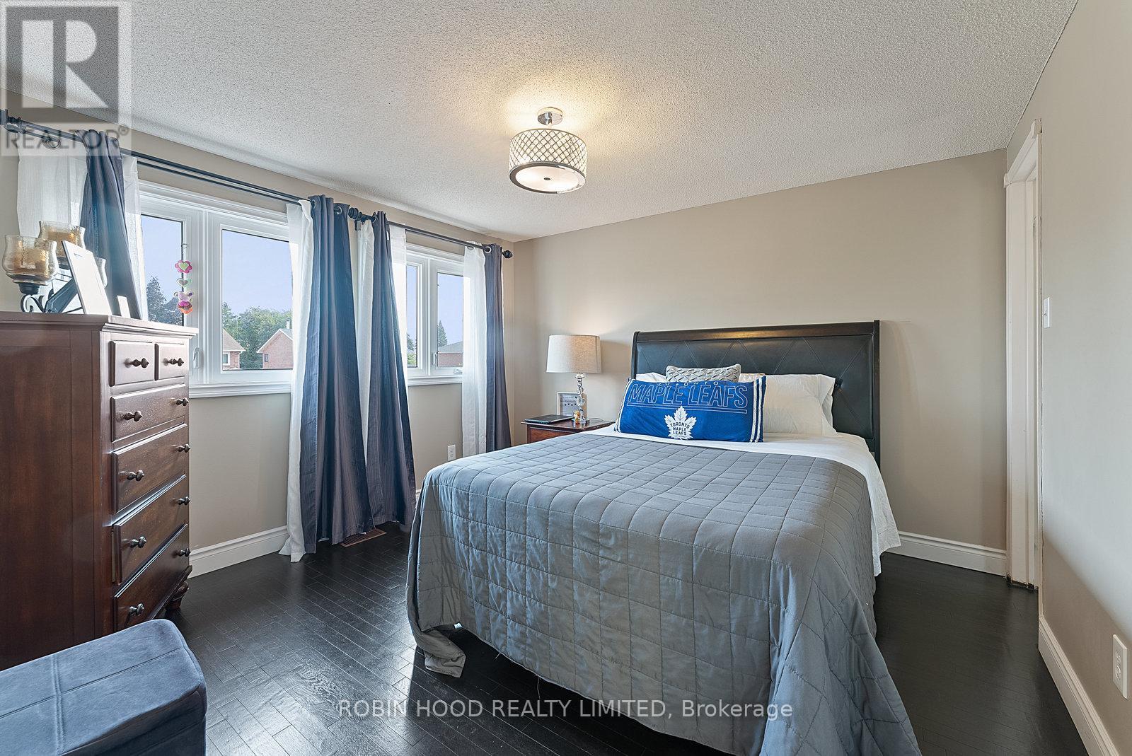 22 Strangway Court, Brampton, Ontario  L6Z 4L4 - Photo 18 - W12968502