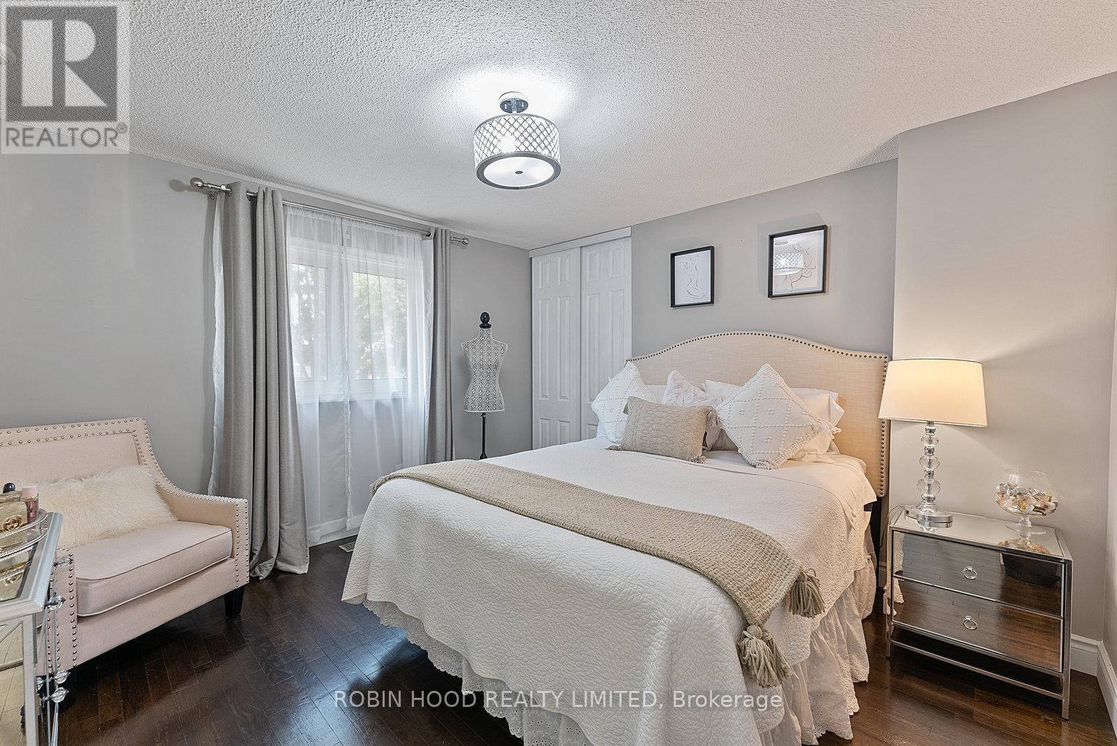 22 Strangway Court, Brampton, Ontario  L6Z 4L4 - Photo 23 - W12968502