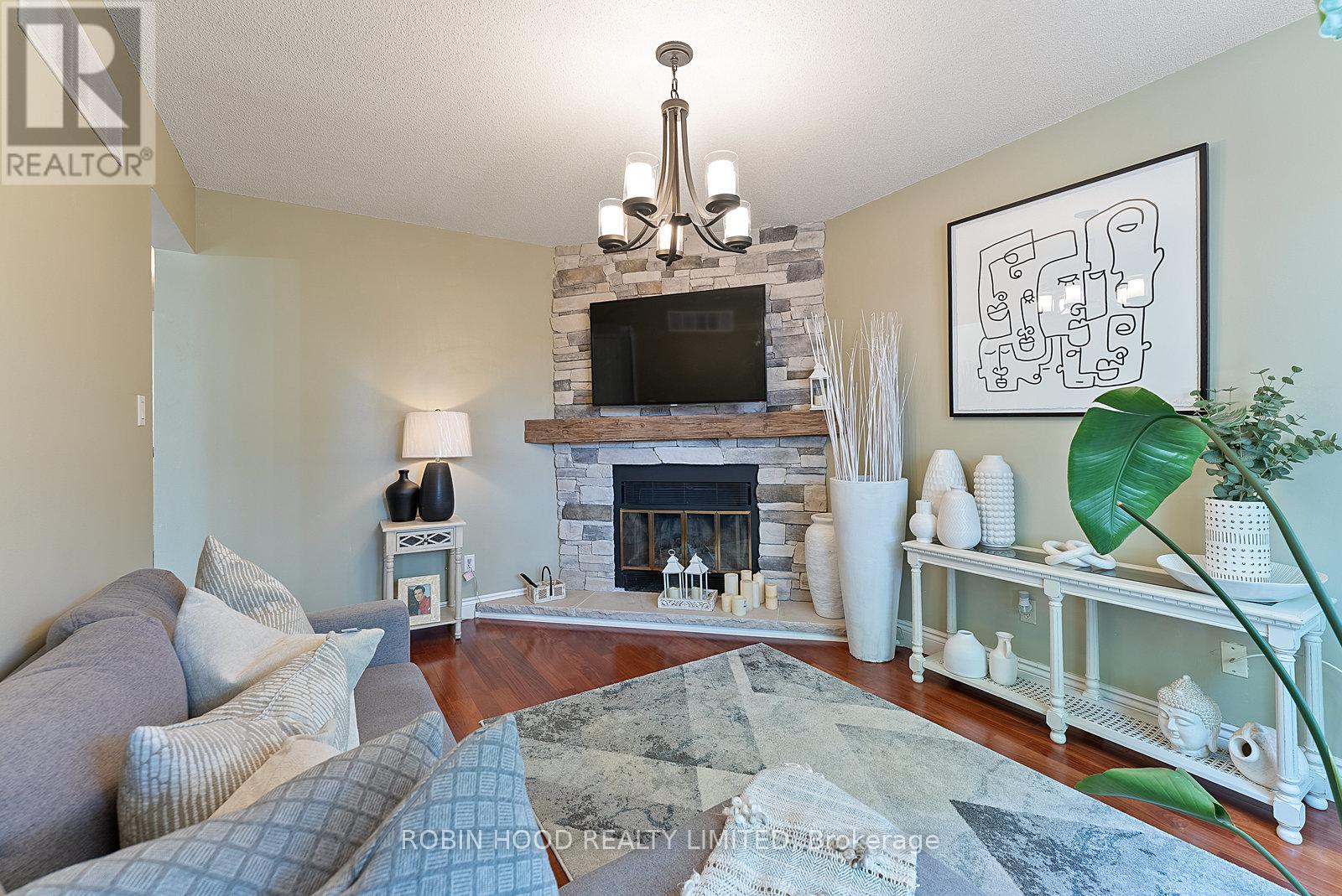 22 Strangway Court, Brampton, Ontario  L6Z 4L4 - Photo 31 - W12968502