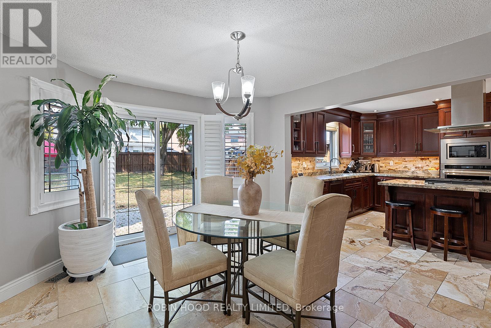 22 Strangway Court, Brampton, Ontario  L6Z 4L4 - Photo 33 - W12968502