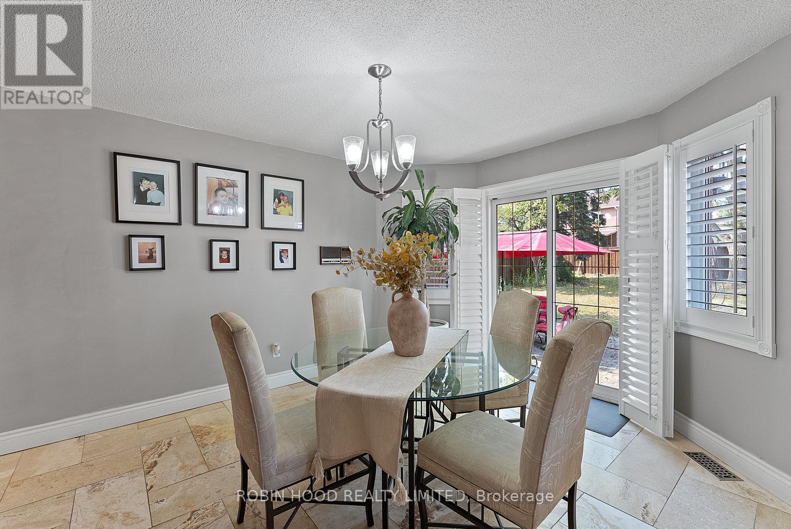 22 Strangway Court, Brampton, Ontario  L6Z 4L4 - Photo 36 - W12968502