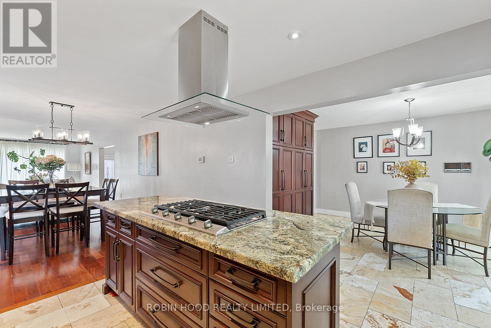 22 Strangway Court, Brampton, Ontario  L6Z 4L4 - Photo 37 - W12968502