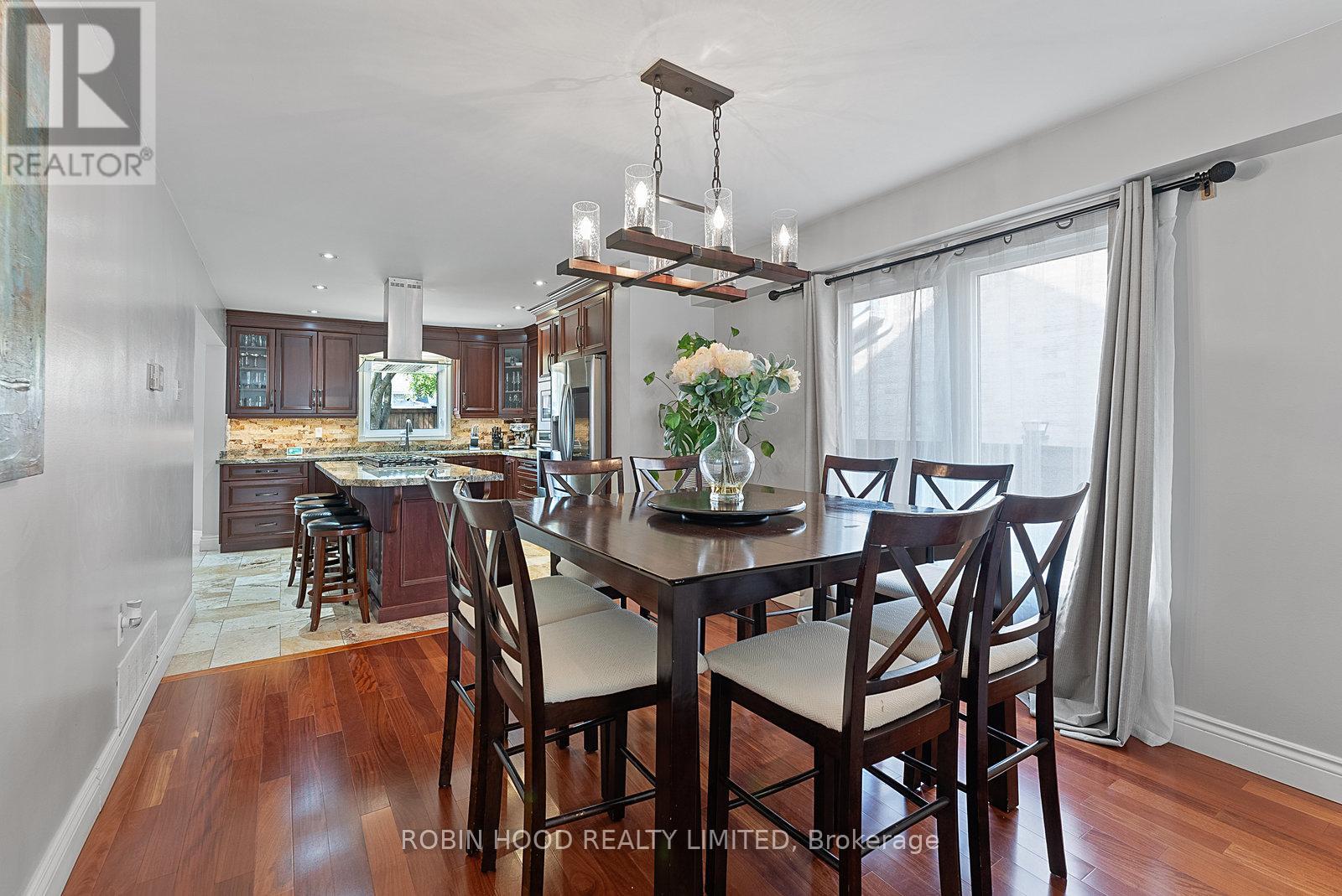 22 Strangway Court, Brampton, Ontario  L6Z 4L4 - Photo 5 - W12968502