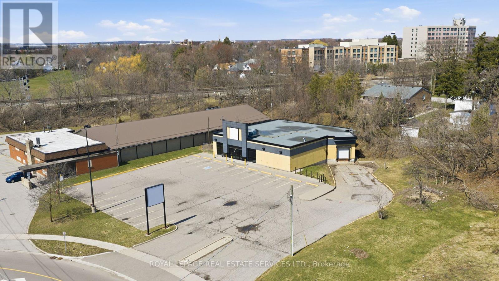 51 MILLSIDE DRIVE, Milton, Ontario