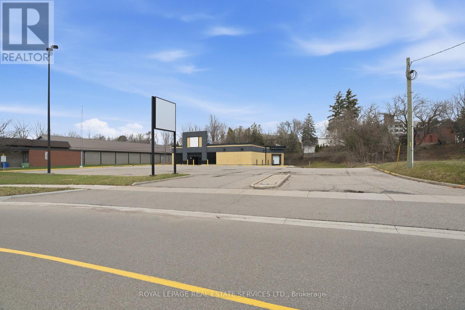 51 Millside Drive, Milton, Ontario  L9T 1S8 - Photo 12 - W12985908