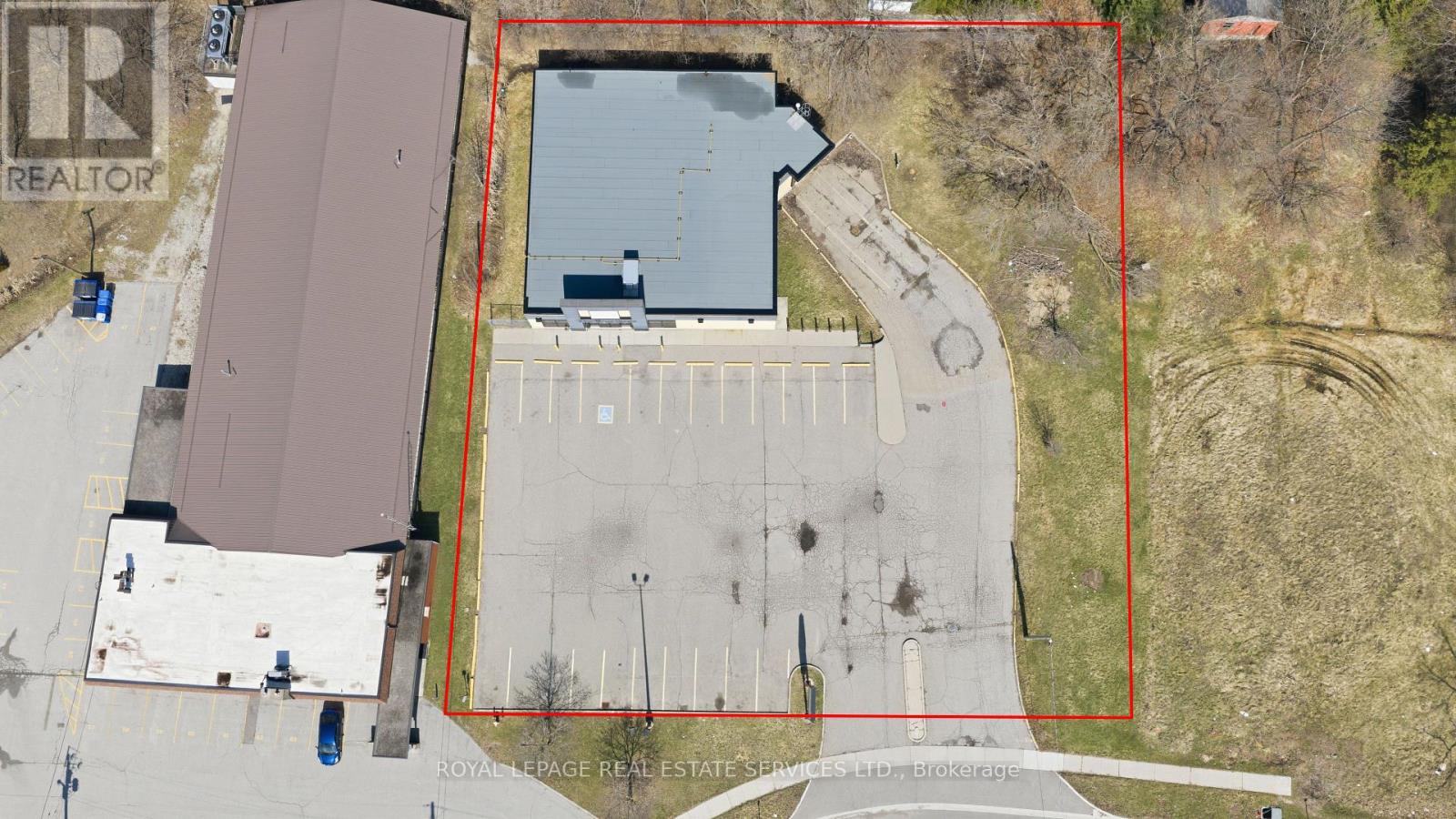 51 Millside Drive, Milton, Ontario  L9T 1S8 - Photo 3 - W12985908