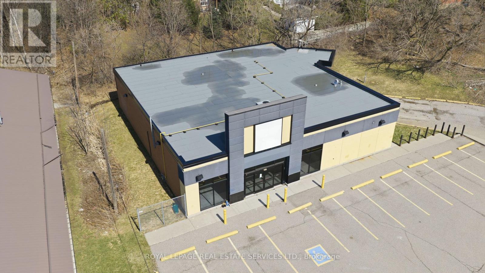 51 Millside Drive, Milton, Ontario  L9T 1S8 - Photo 6 - W12985908