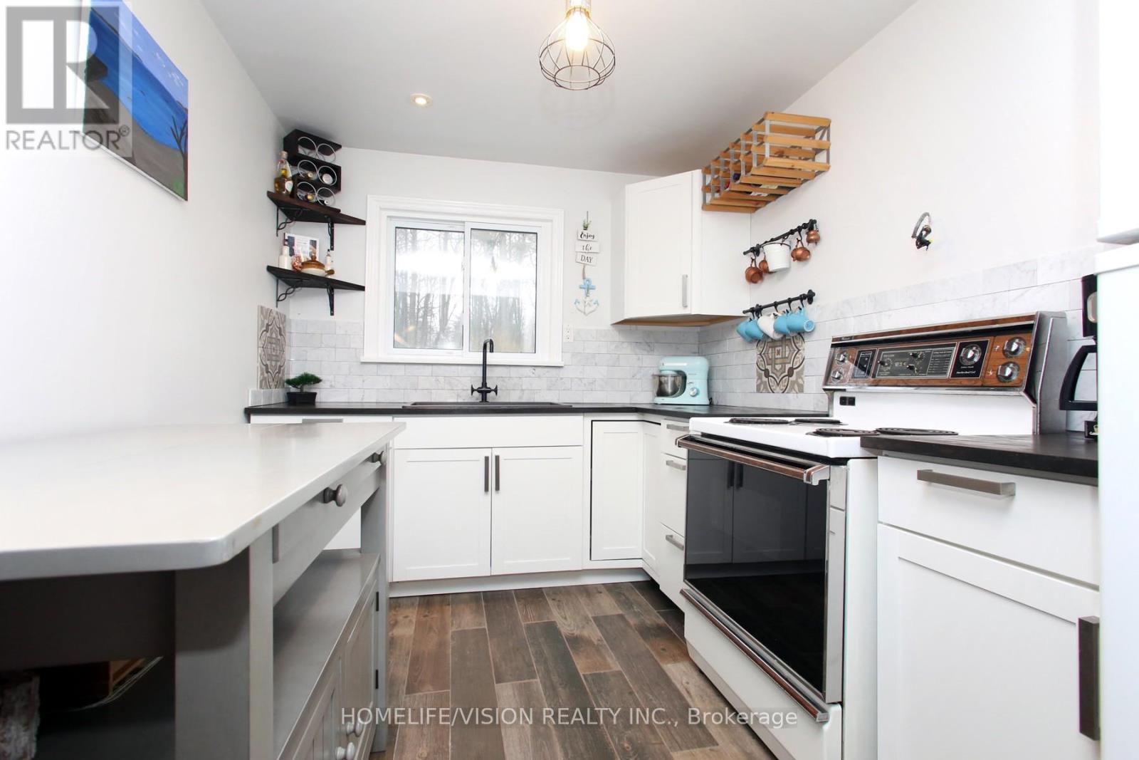 1807 Tiny Beaches Road S, Tiny, Ontario  L0L 1P1 - Photo 16 - S12983826